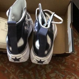 Converse Black&white tye-dye platform sneaker shoes purchased from Free People.